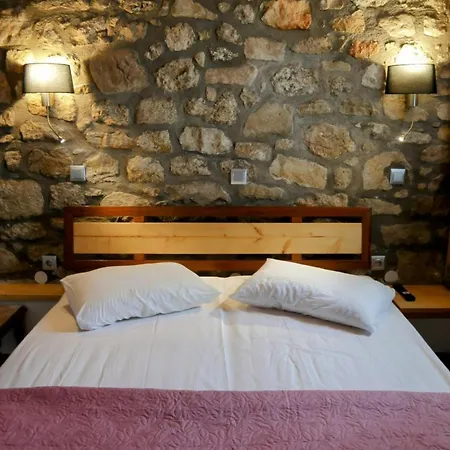 Anastasia's Βίλα Λαζαράτα