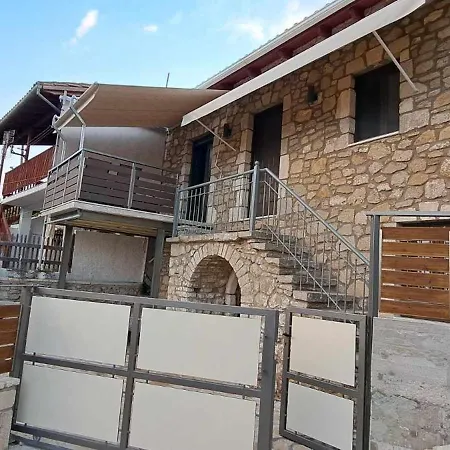 Anastasia's * Λαζαράτα